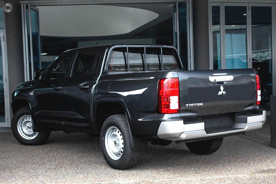 Mitsubishi Triton image 3