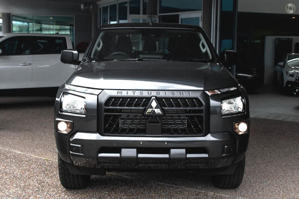 Mitsubishi Triton image 2