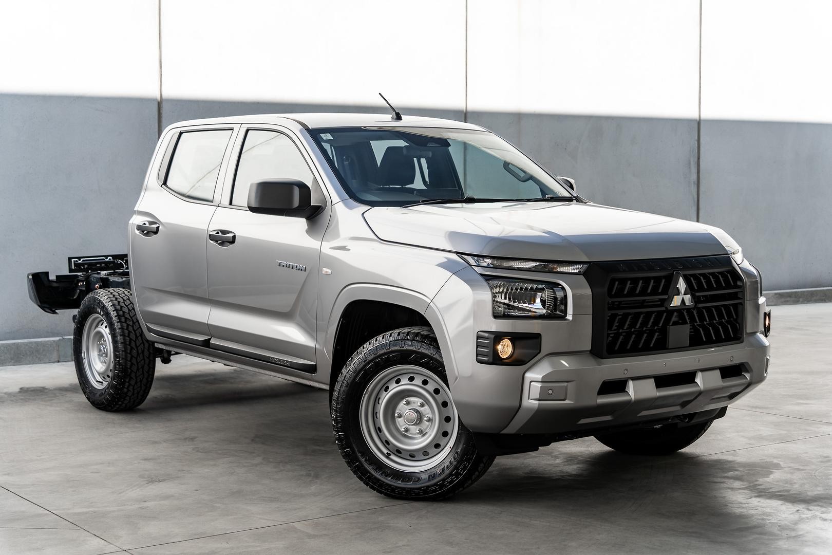 Mitsubishi Triton image 1