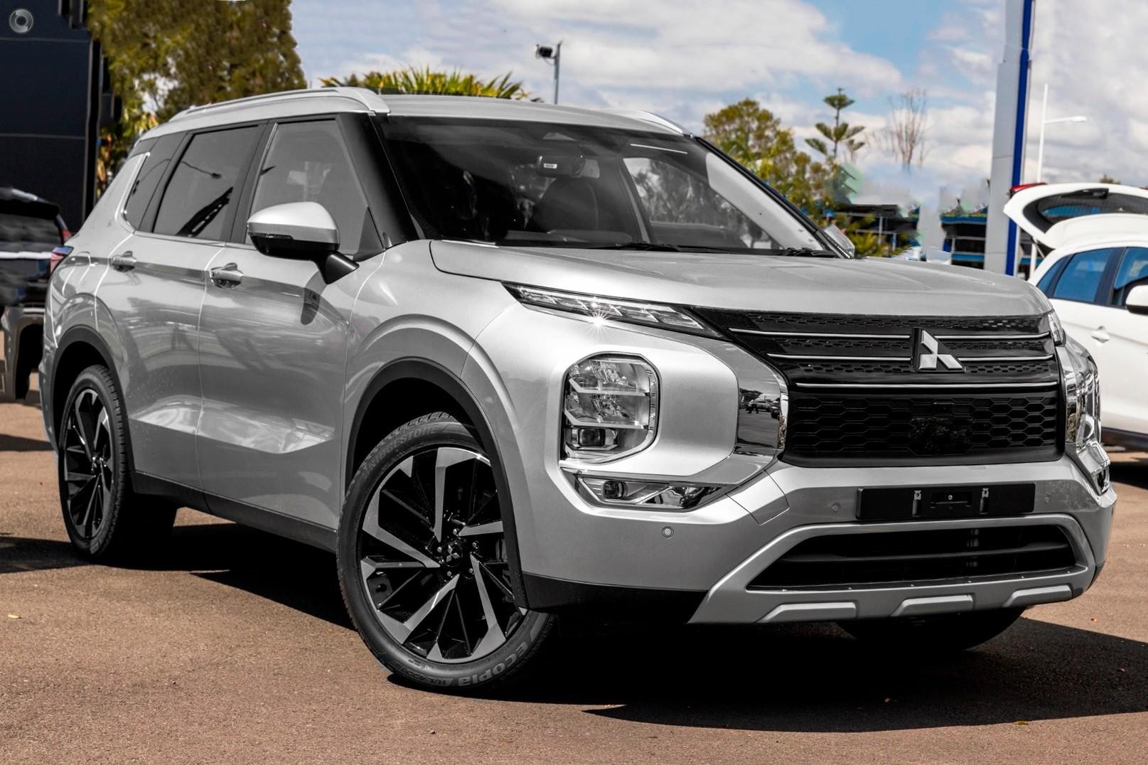 Mitsubishi Outlander image 1