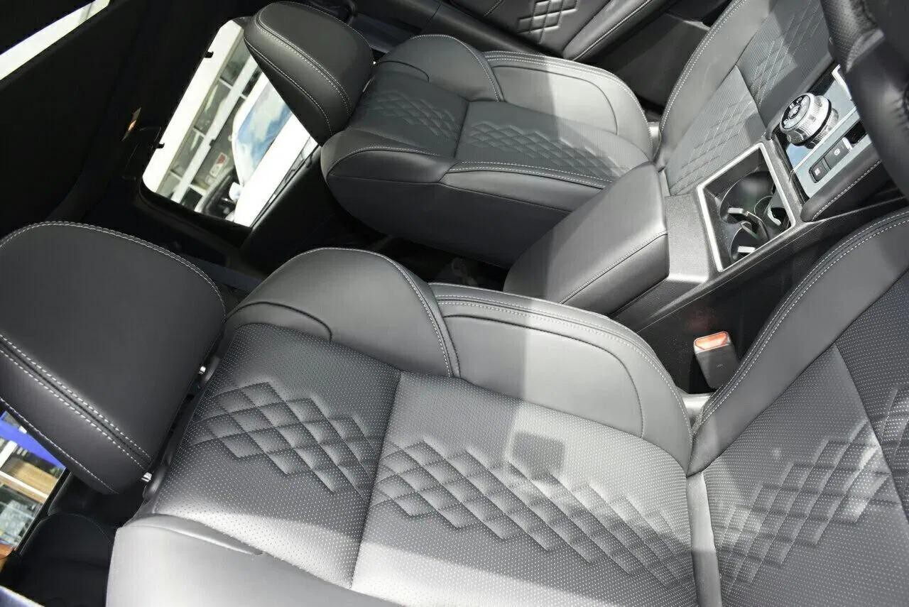 Mitsubishi Outlander image 4