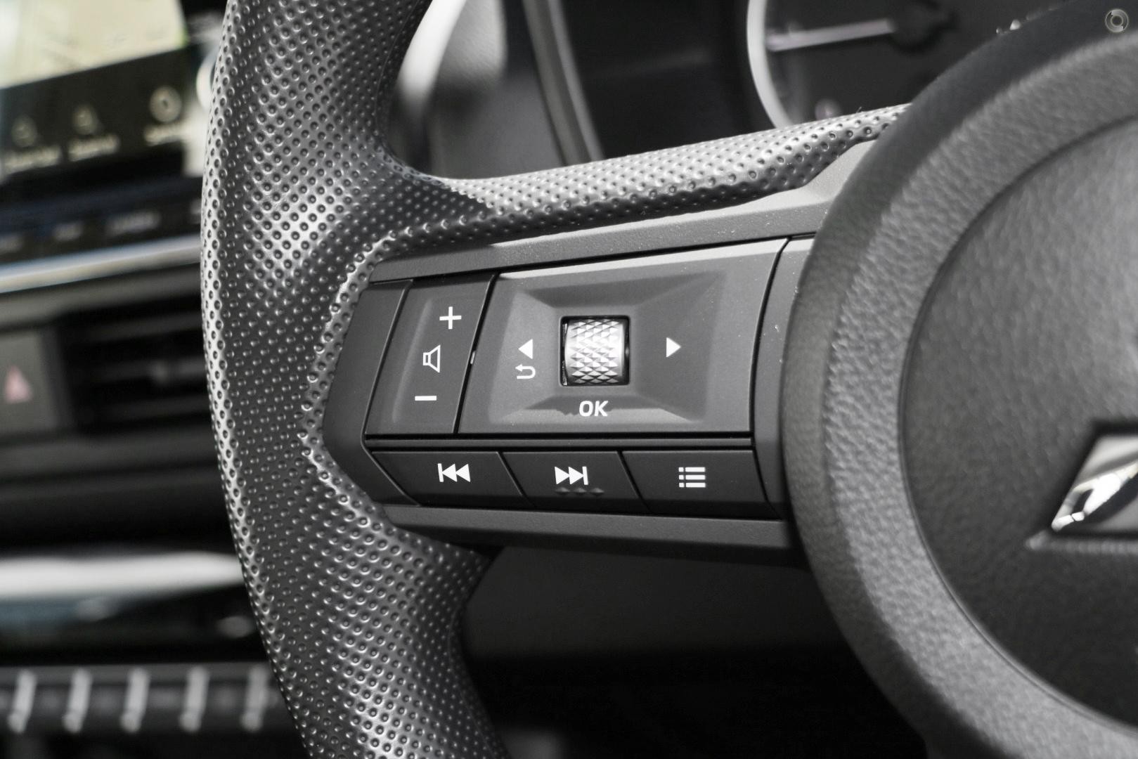 Mitsubishi Triton image 3