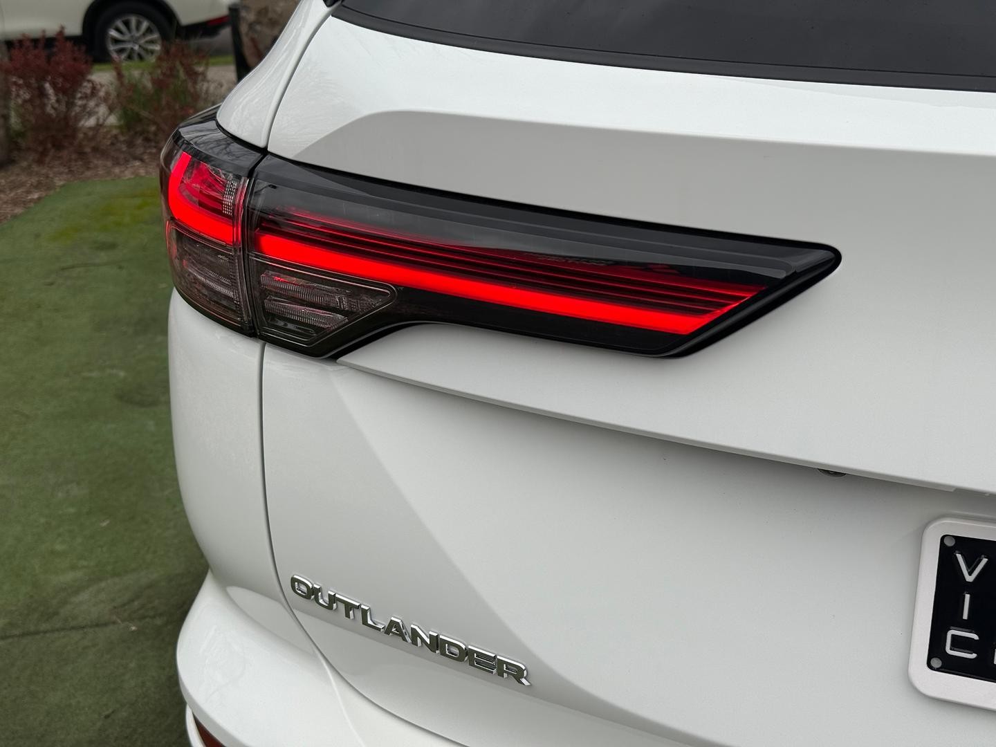 Mitsubishi Outlander image 3