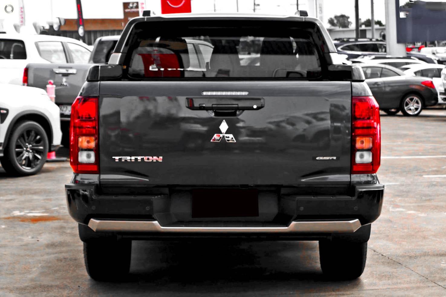 Mitsubishi Triton image 3
