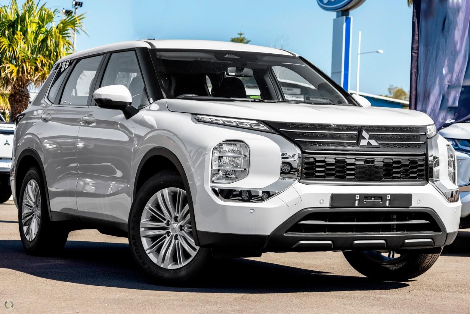 Mitsubishi Outlander image 1