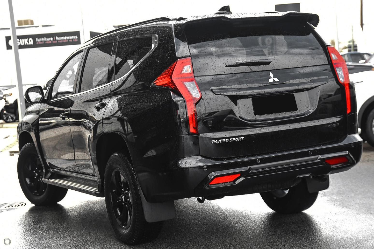 Mitsubishi Pajero Sport image 4