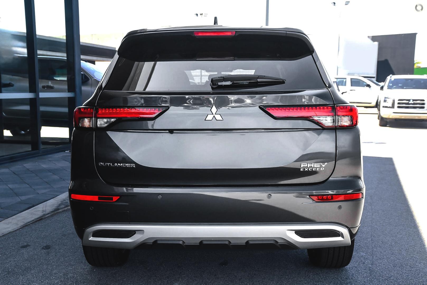 Mitsubishi Outlander image 3
