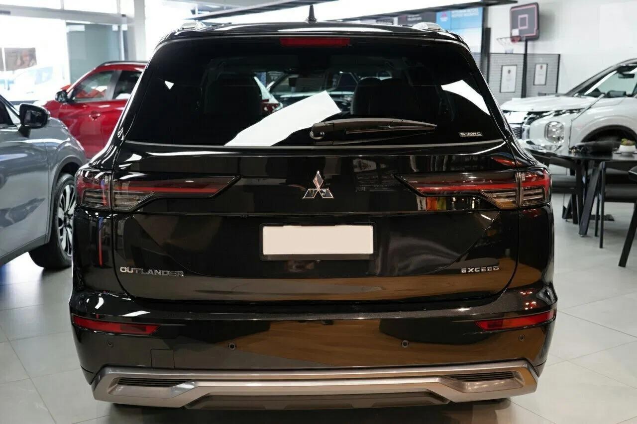 Mitsubishi Outlander image 4