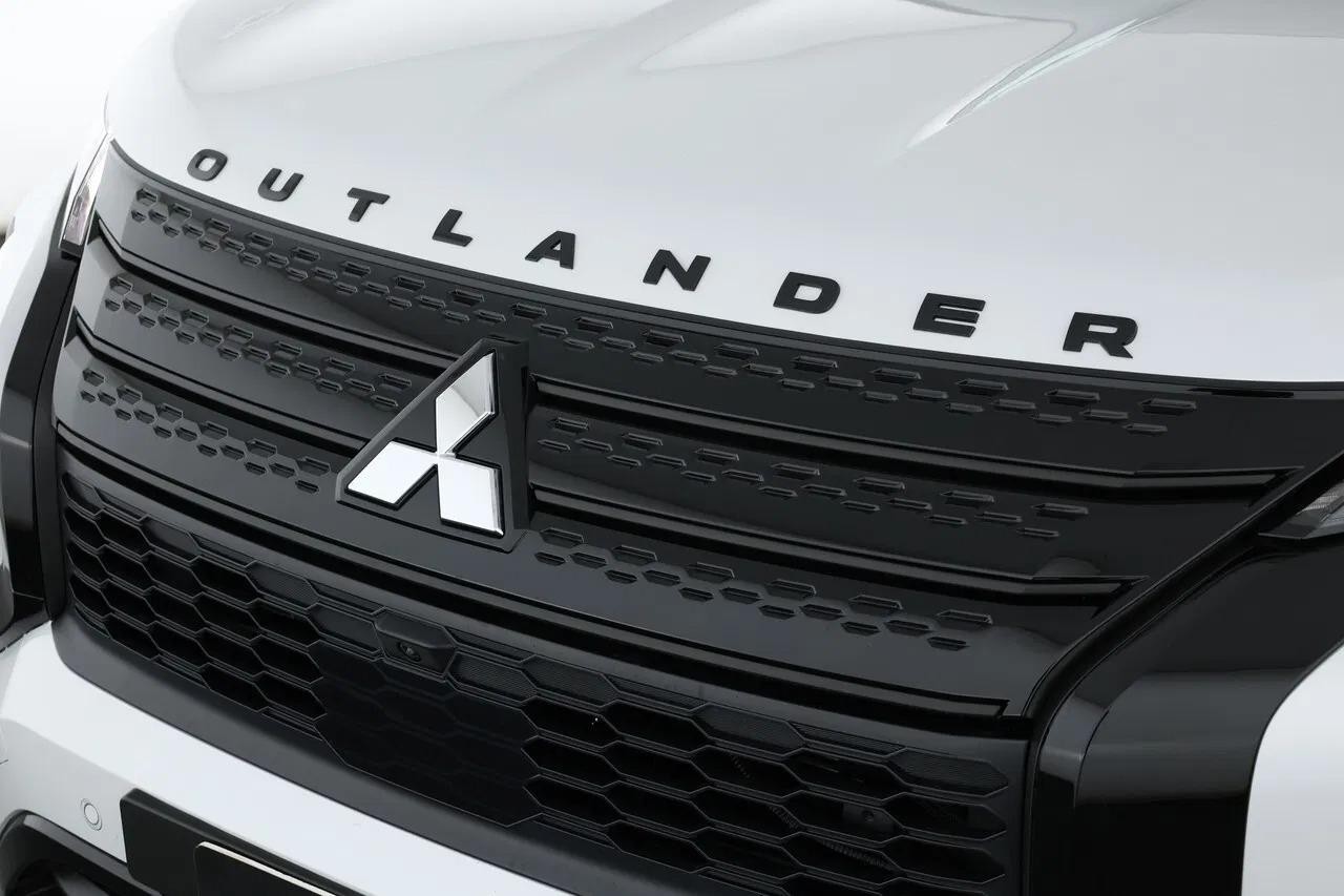 Mitsubishi Outlander image 4