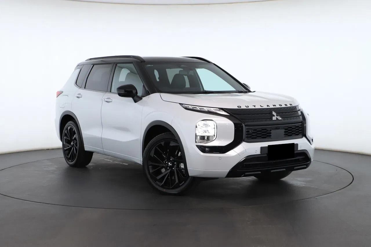 Mitsubishi Outlander image 1