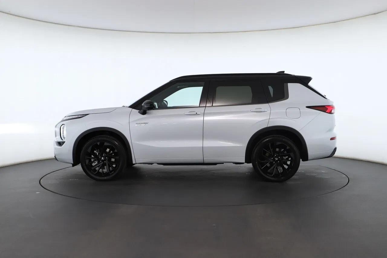 Mitsubishi Outlander image 3