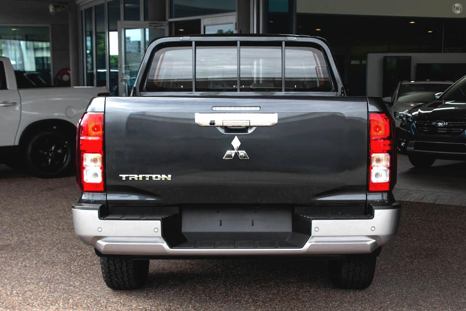 Mitsubishi Triton image 3
