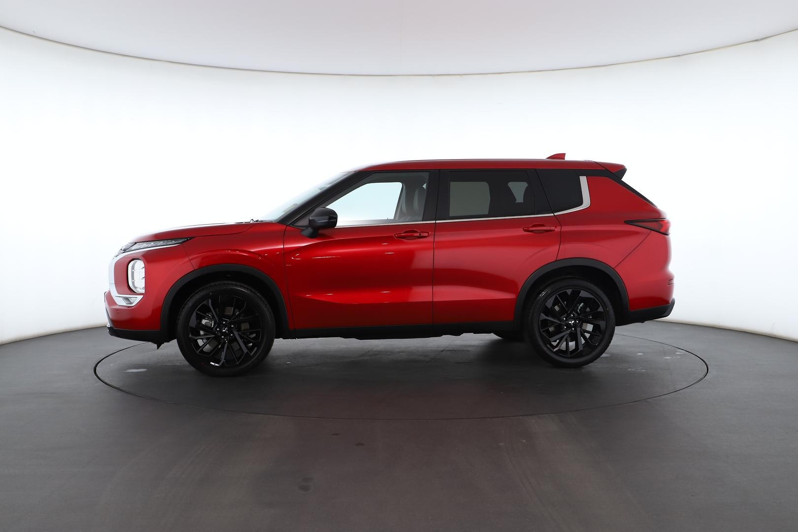 Mitsubishi Outlander image 4