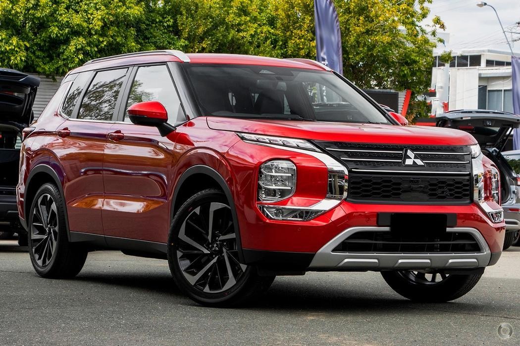 Mitsubishi Outlander image 1