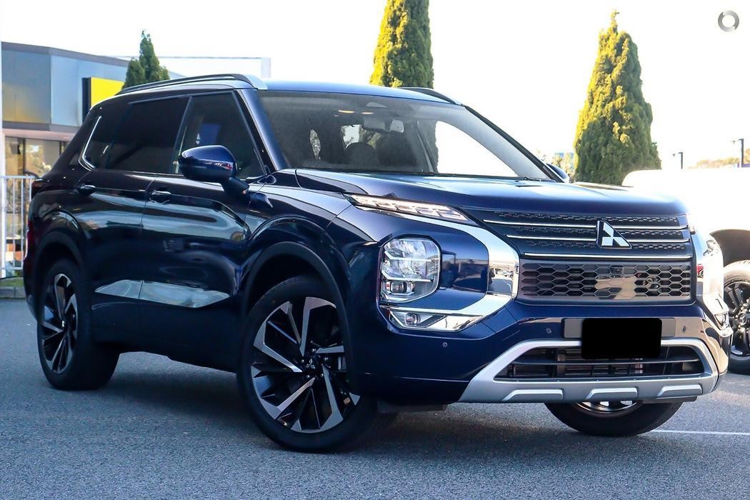 Mitsubishi Outlander image 1