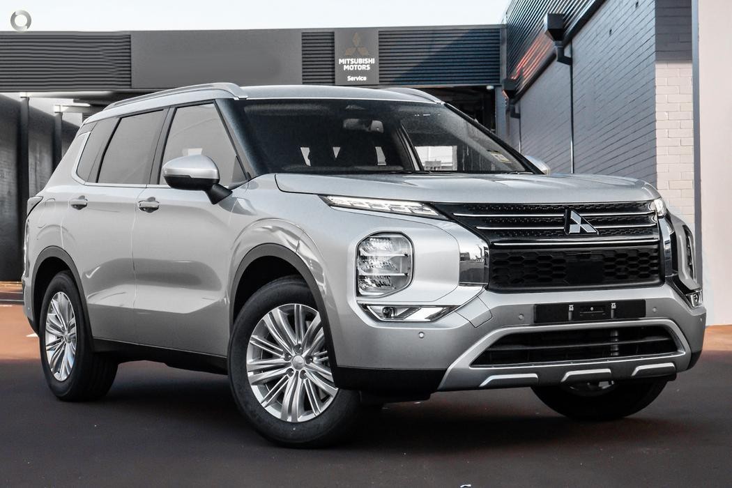Mitsubishi Outlander image 1