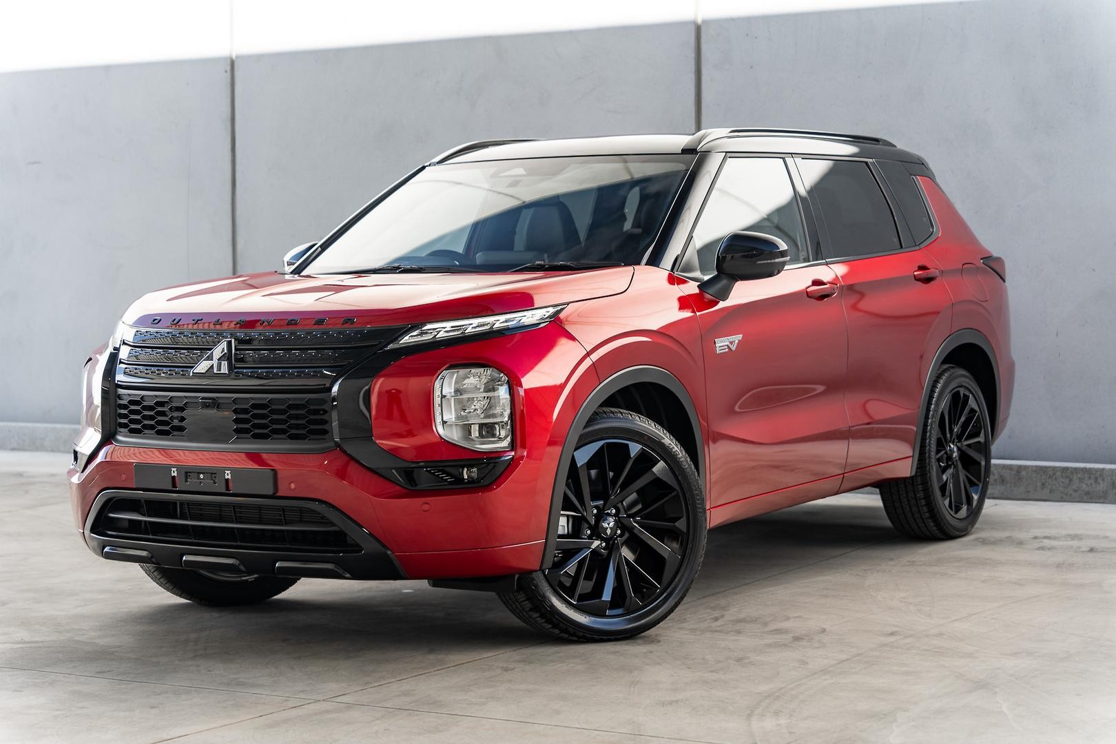 Mitsubishi Outlander image 3