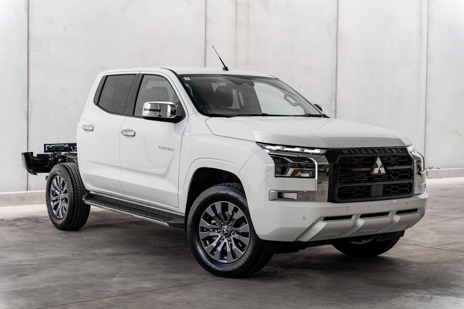 Mitsubishi Triton image 1