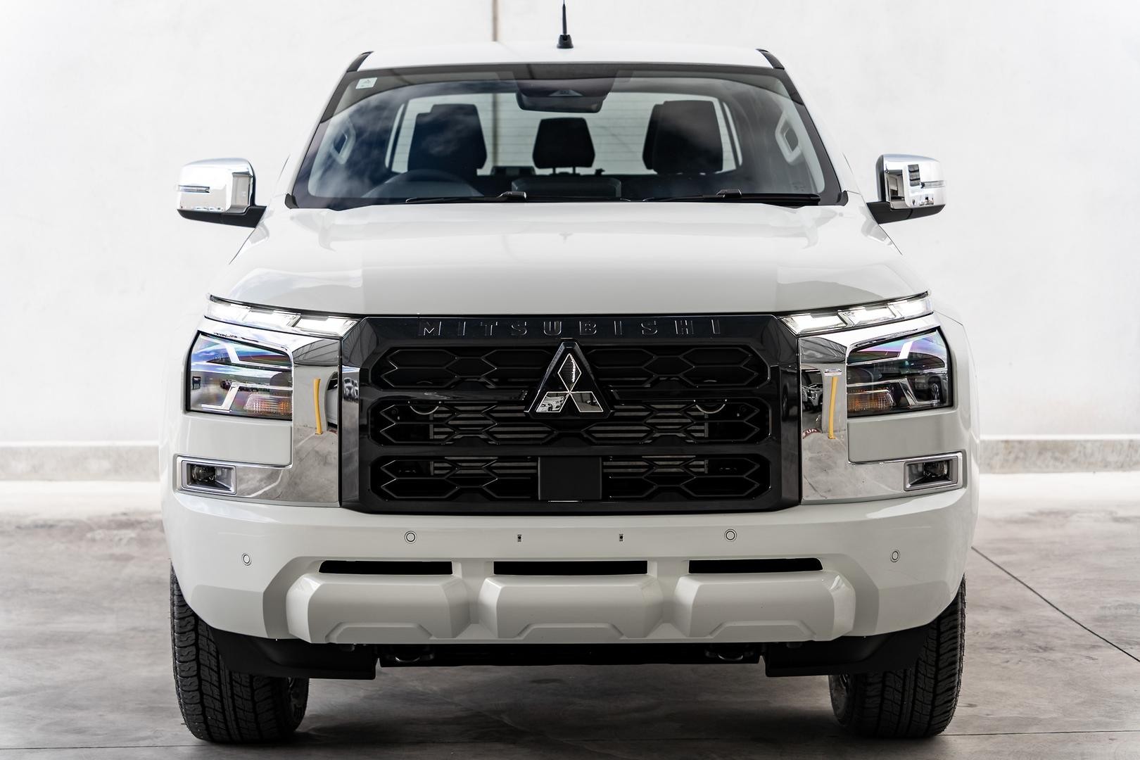 Mitsubishi Triton image 2