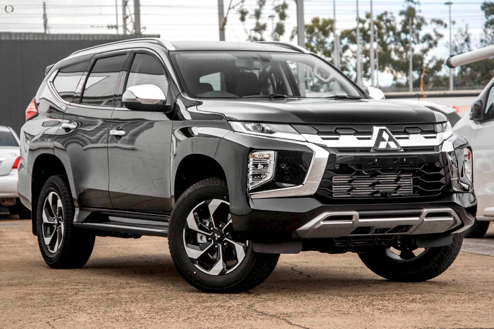 Mitsubishi Pajero Sport image 1