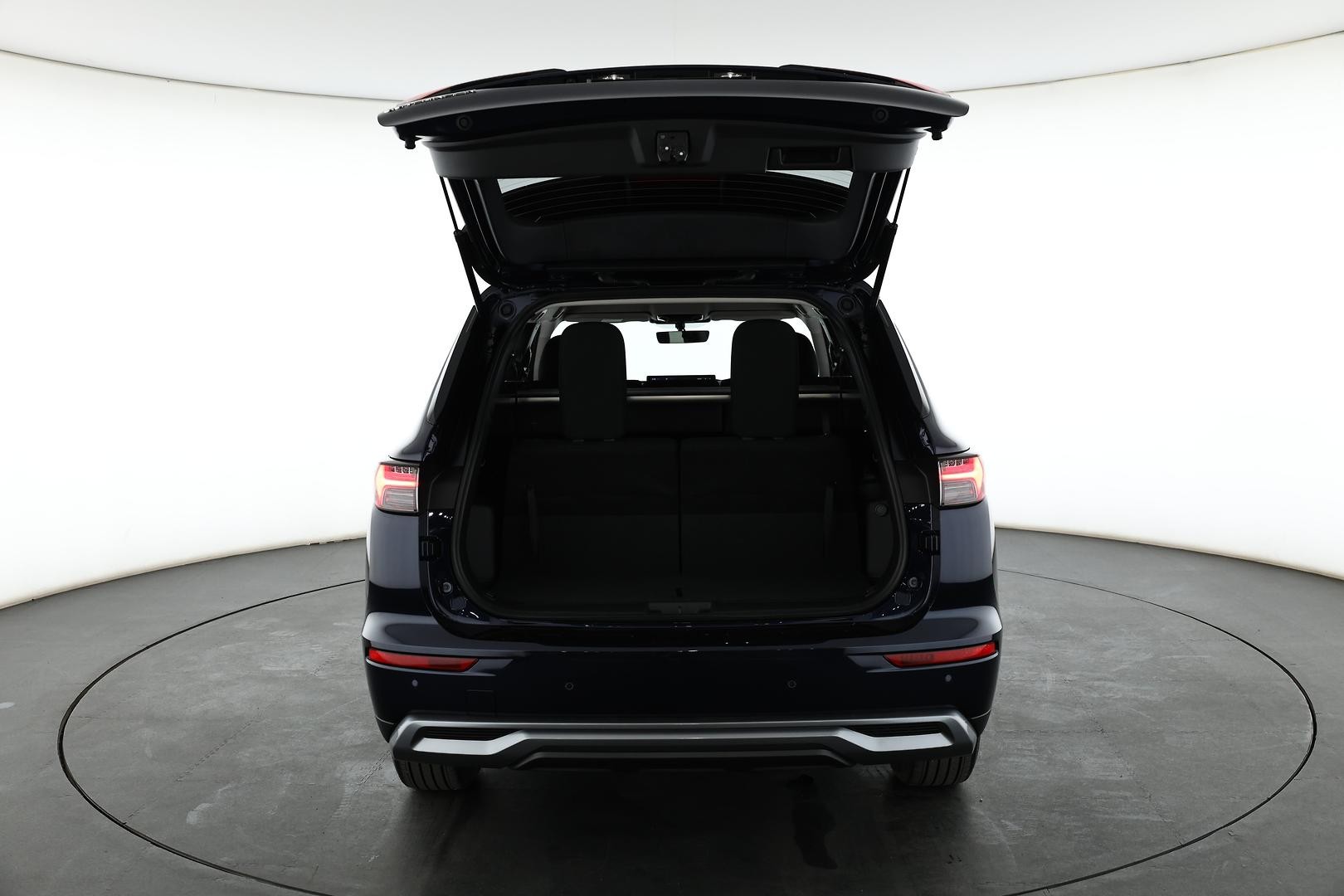 Mitsubishi Outlander image 4