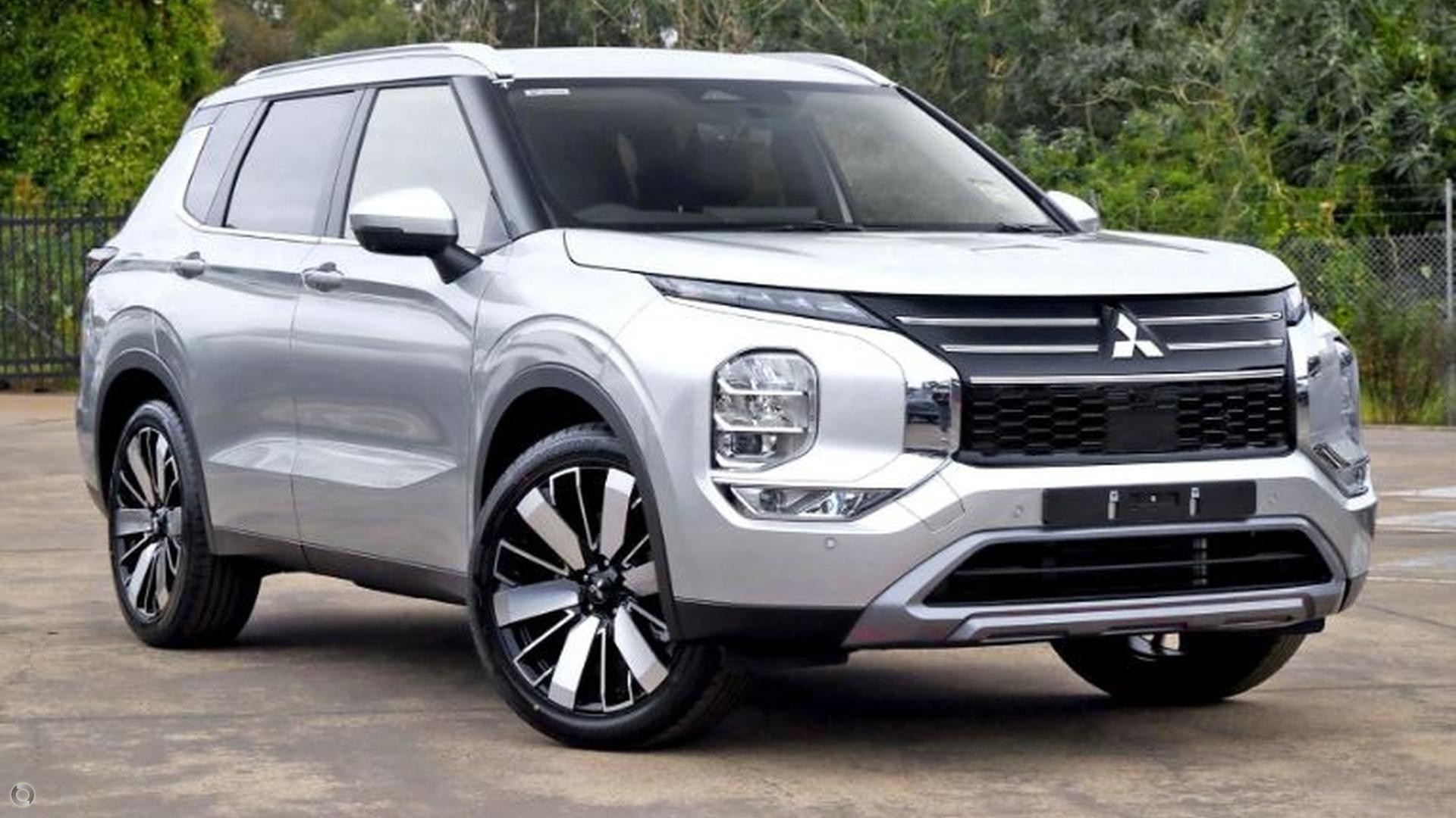 Mitsubishi Outlander image 3