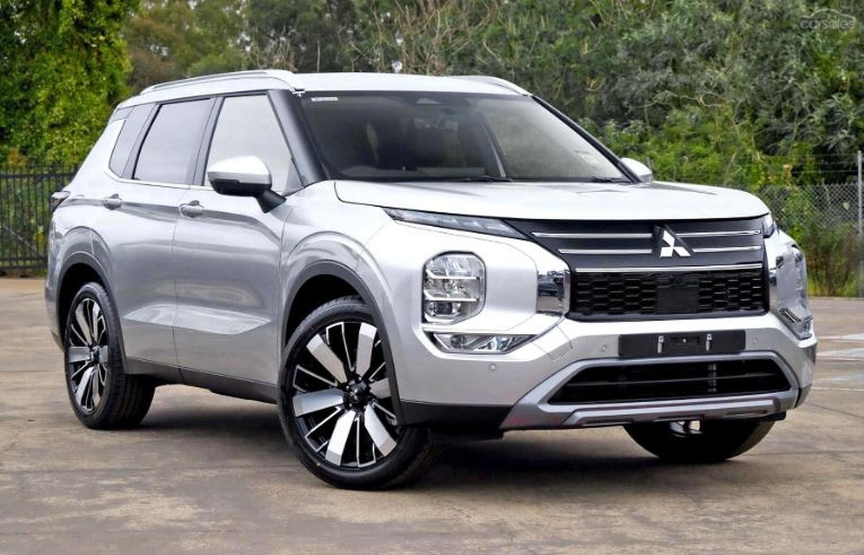 Mitsubishi Outlander image 1