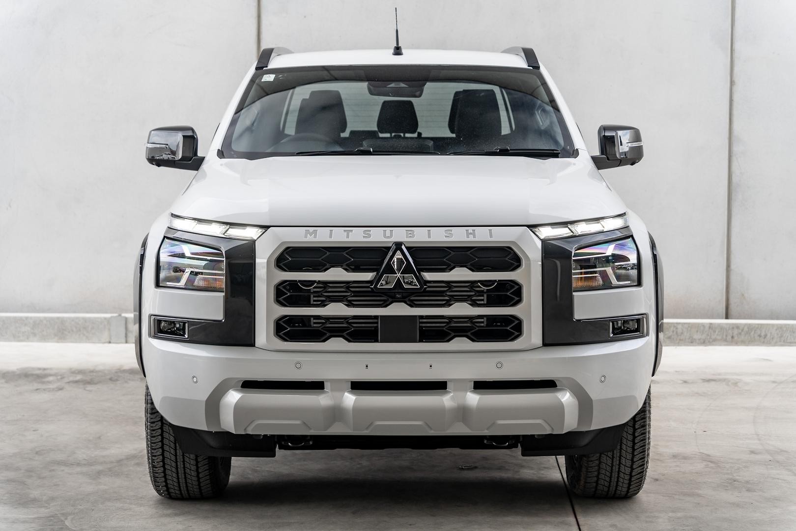 Mitsubishi Triton image 2