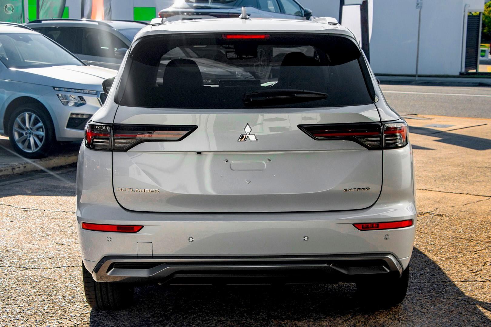 Mitsubishi Outlander image 3