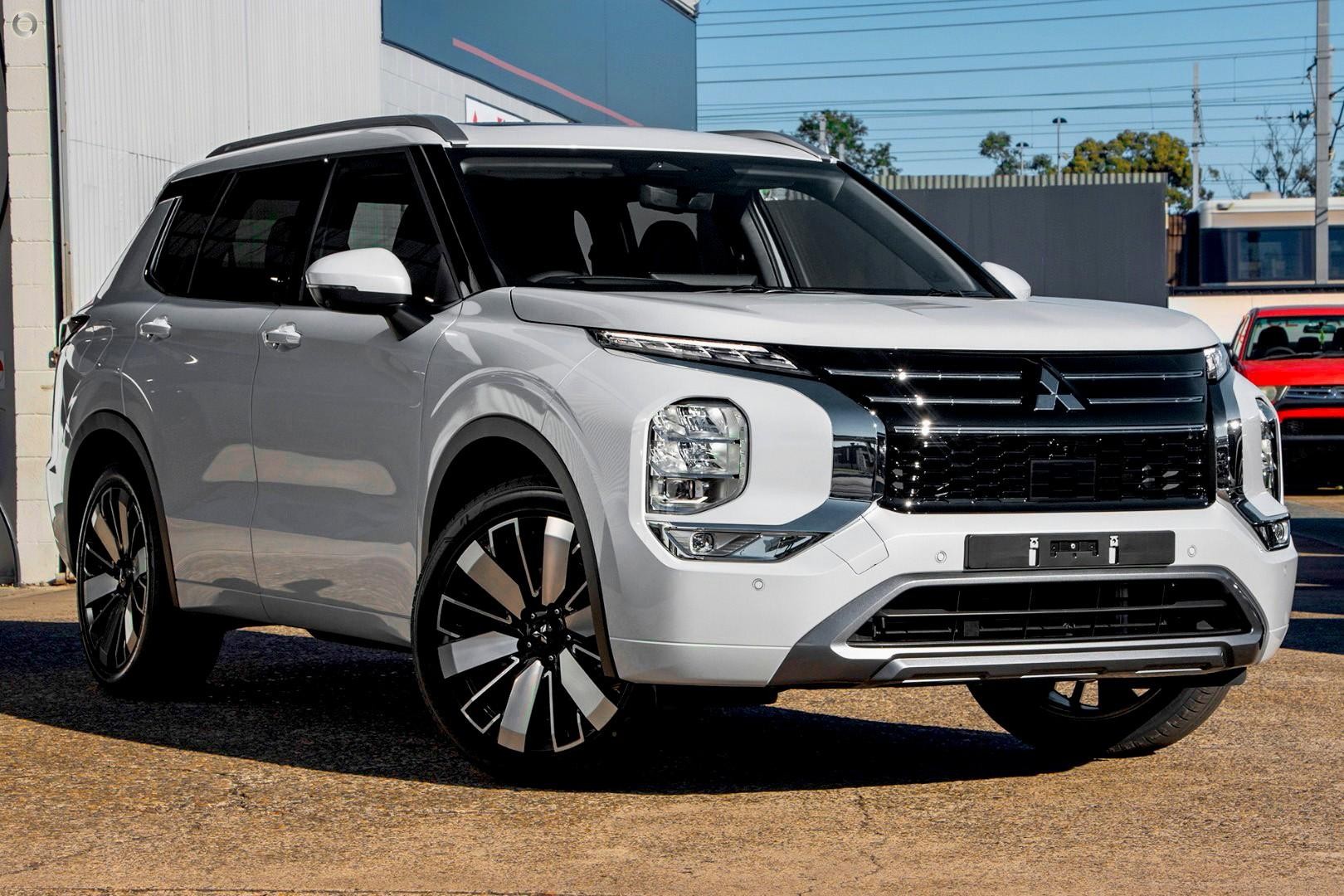 Mitsubishi Outlander image 1
