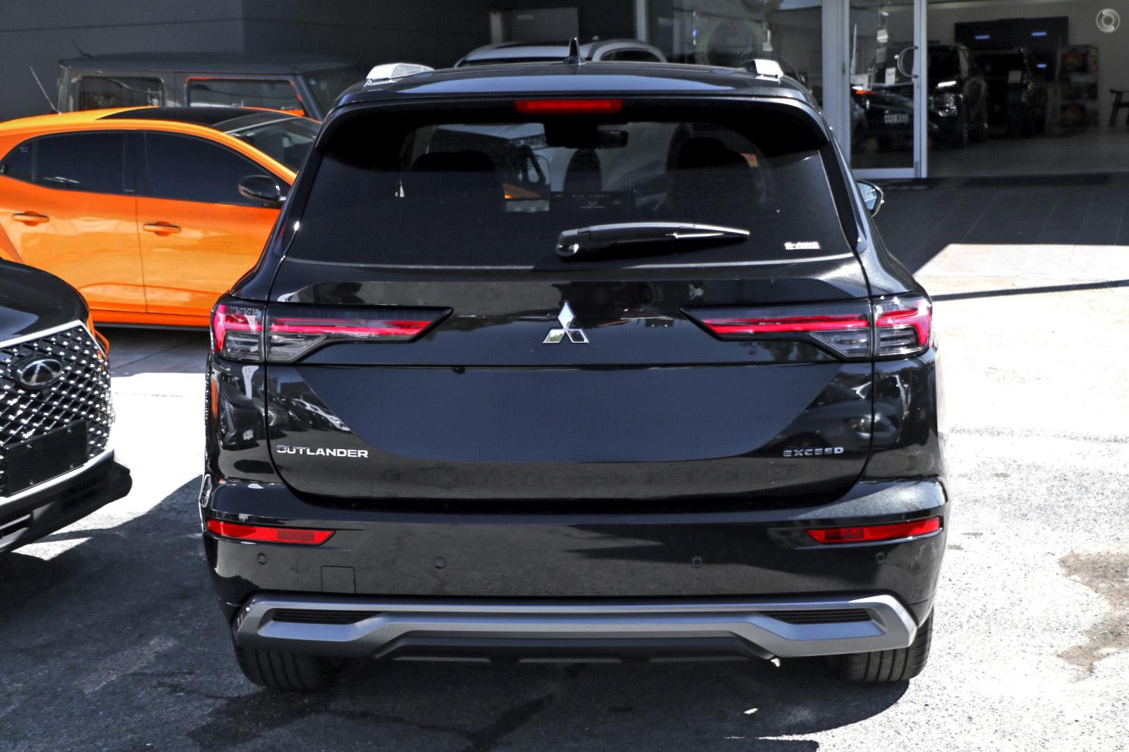 Mitsubishi Outlander image 3