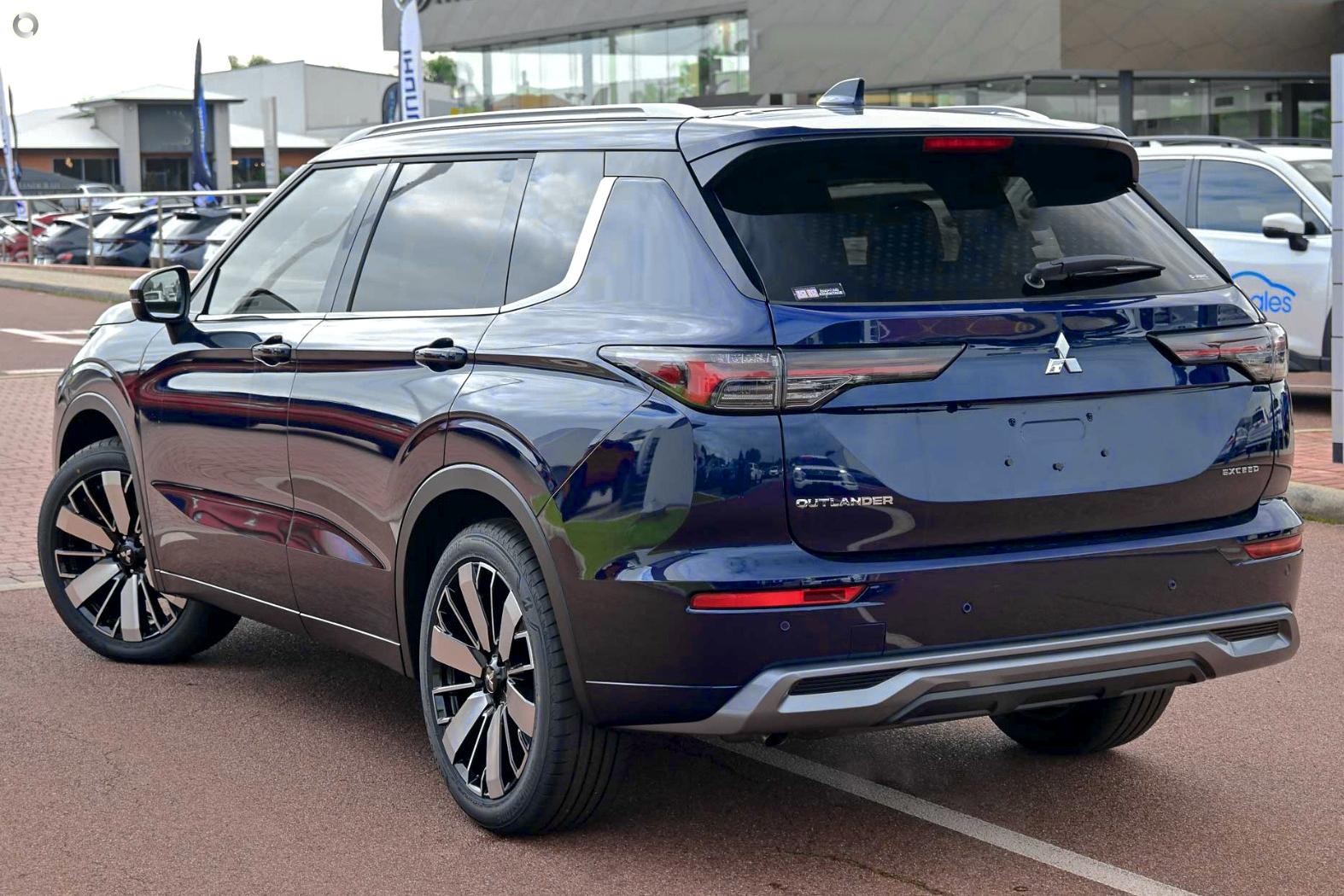 Mitsubishi Outlander image 4