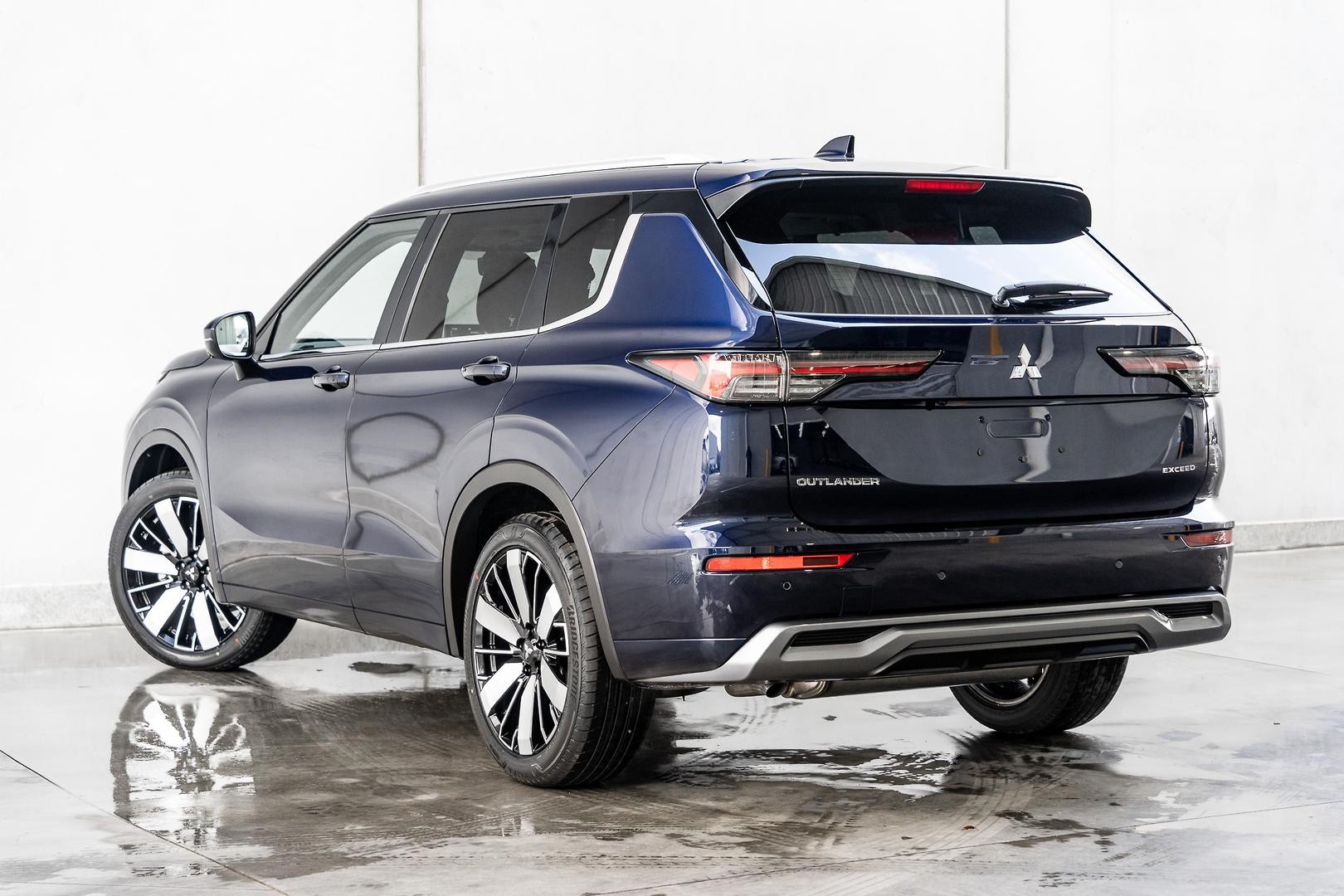 Mitsubishi Outlander image 4