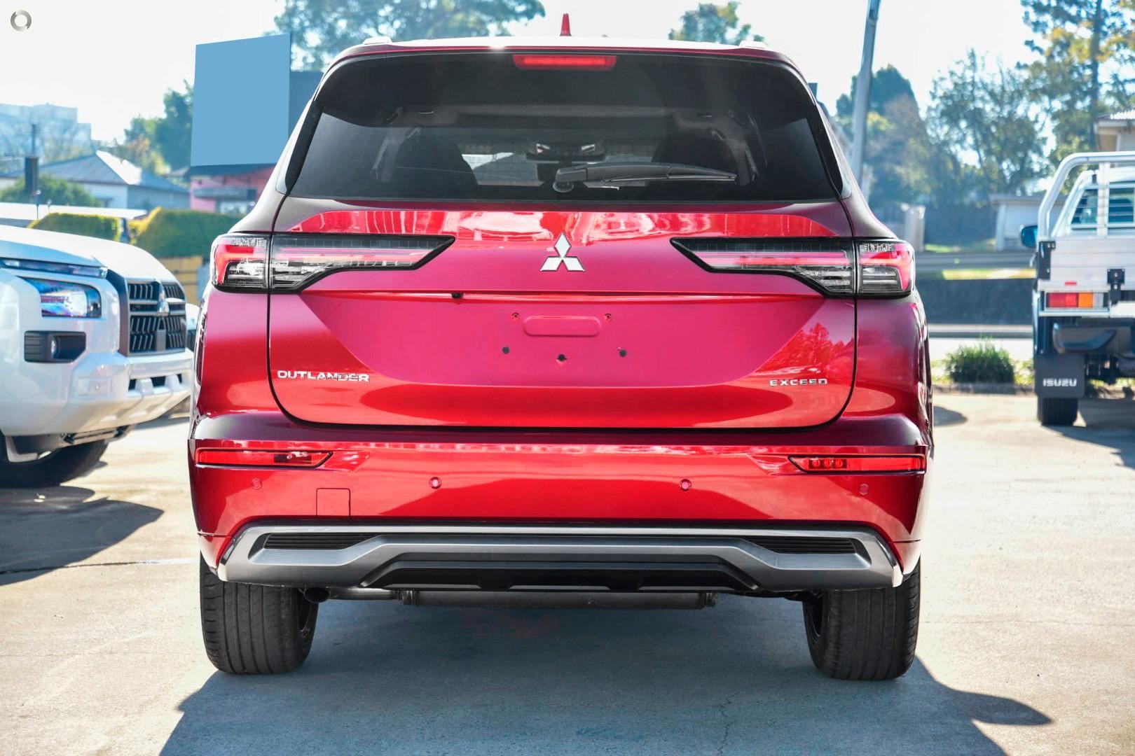 Mitsubishi Outlander image 3