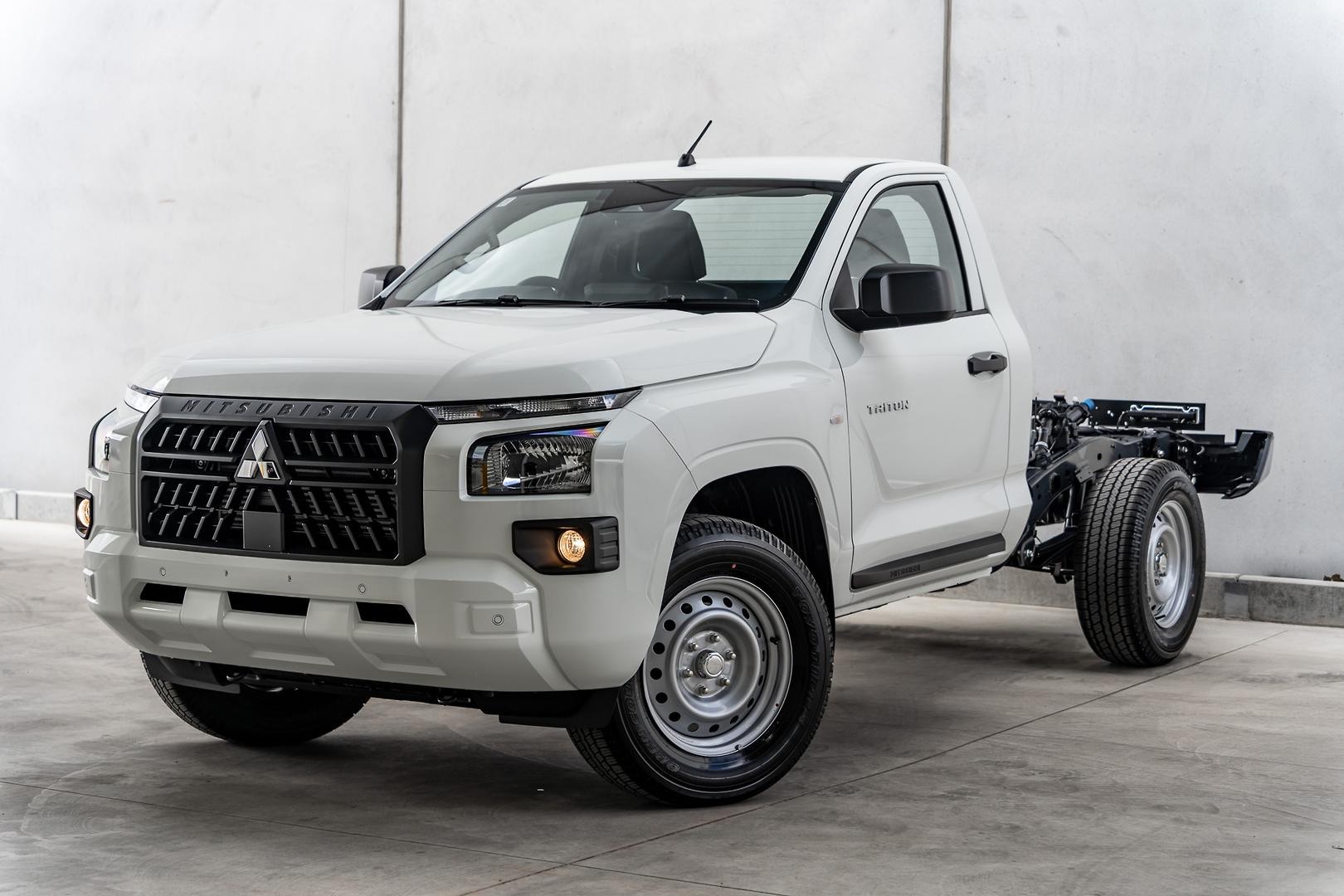 Mitsubishi Triton image 3