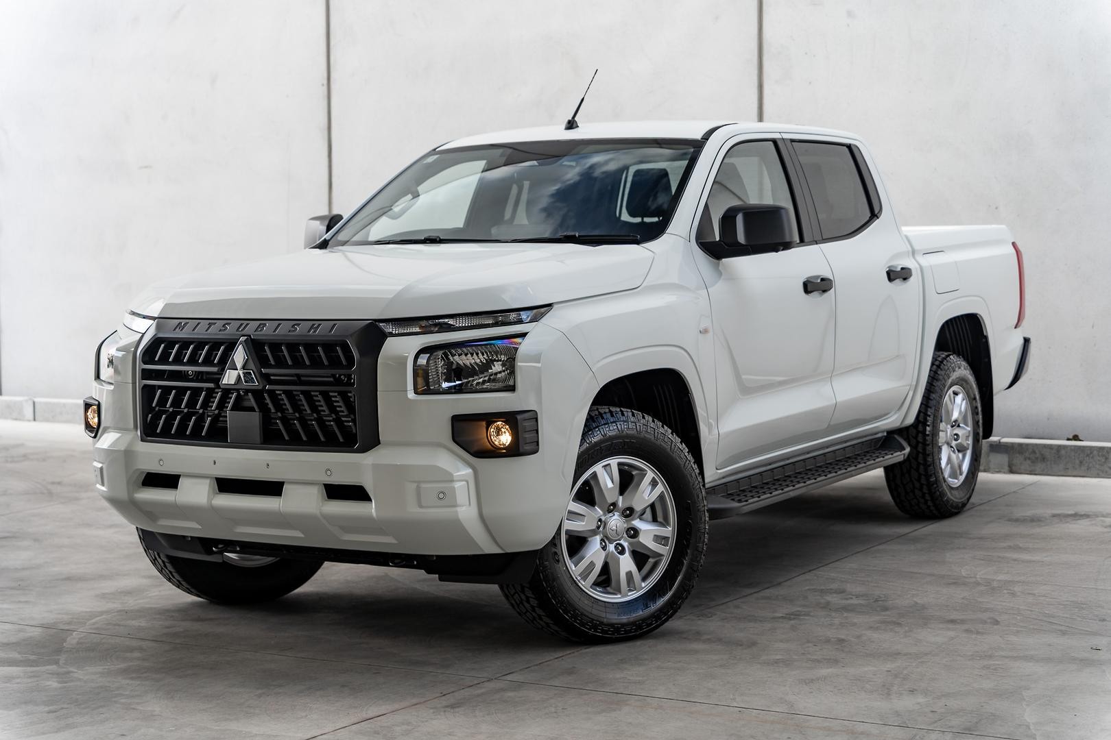 Mitsubishi Triton image 3