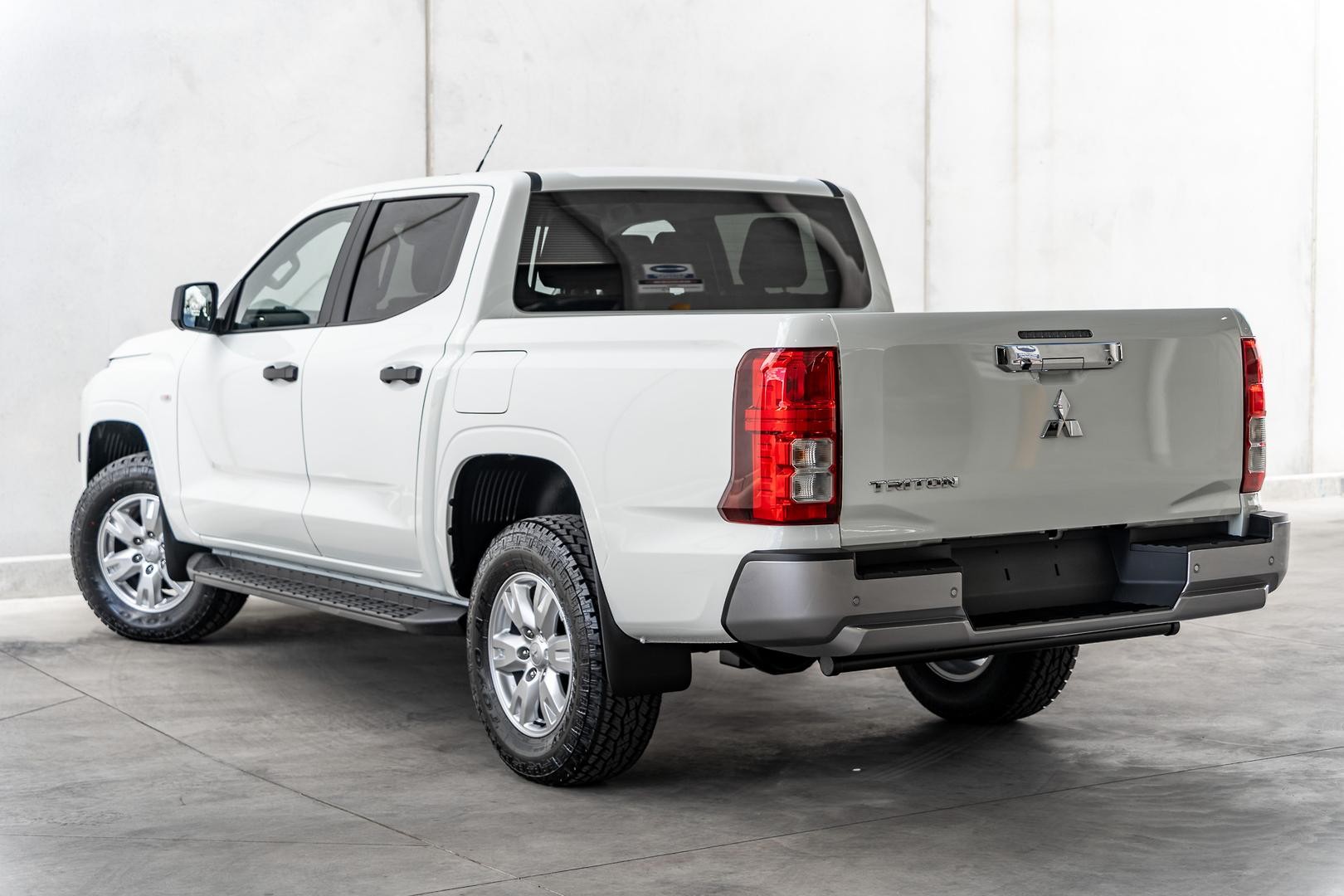 Mitsubishi Triton image 4