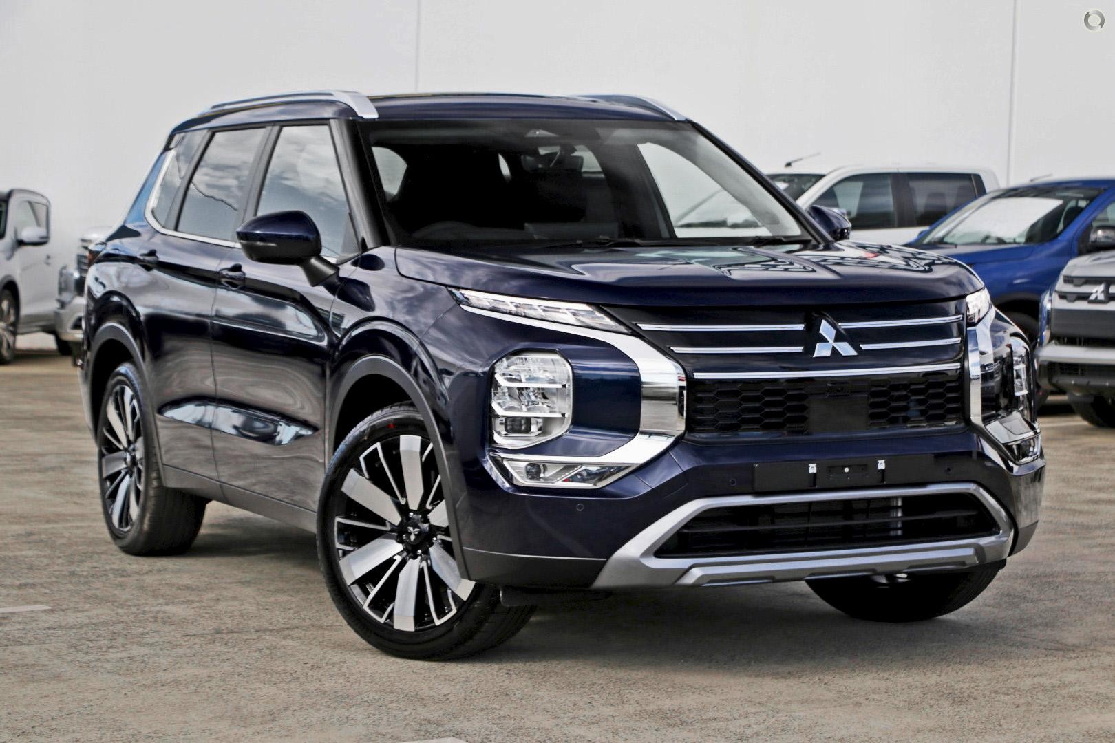 Mitsubishi Outlander image 1