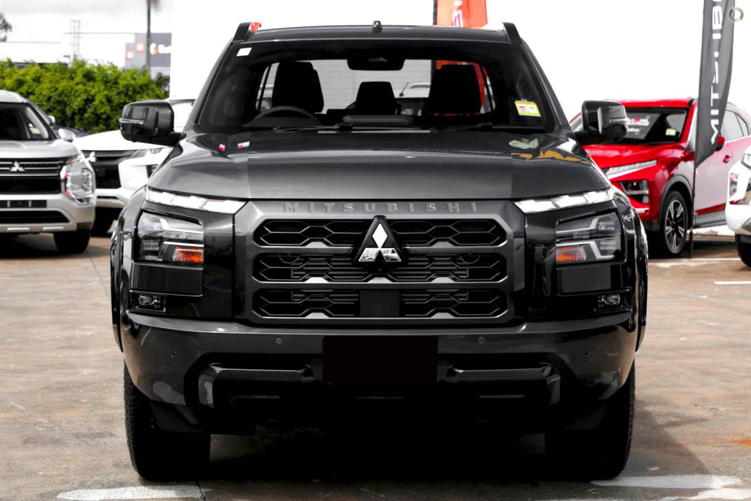 Mitsubishi Triton image 1