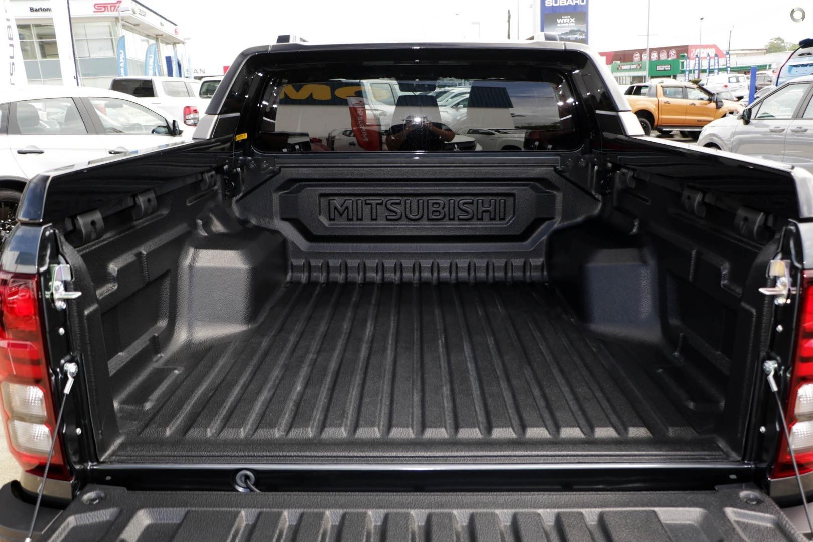 Mitsubishi Triton image 4