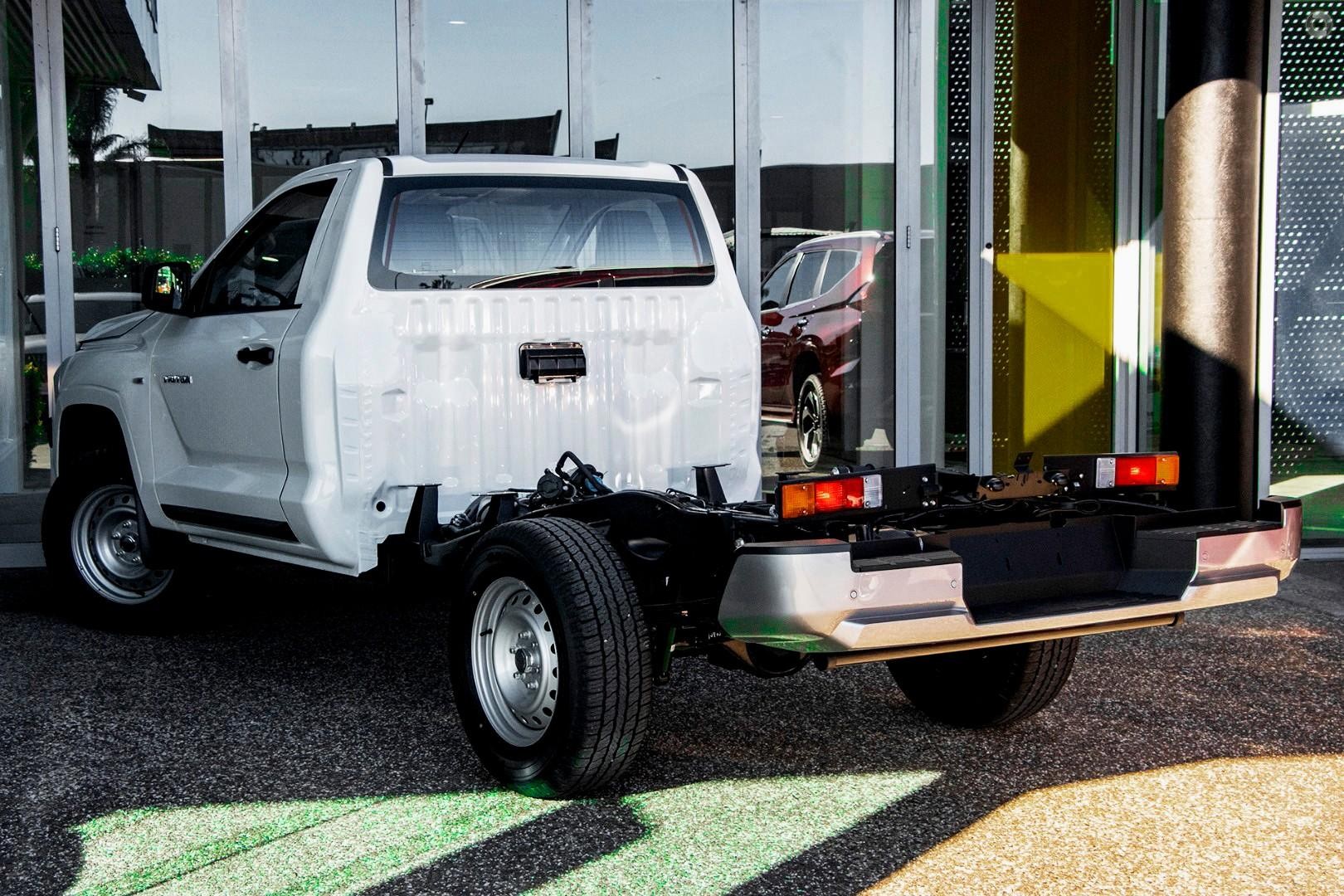 Mitsubishi Triton image 4