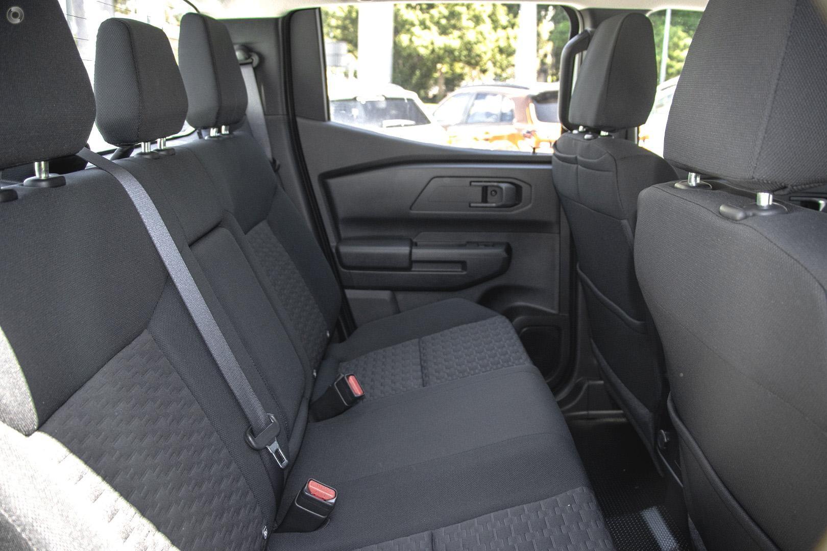 Mitsubishi Triton image 2