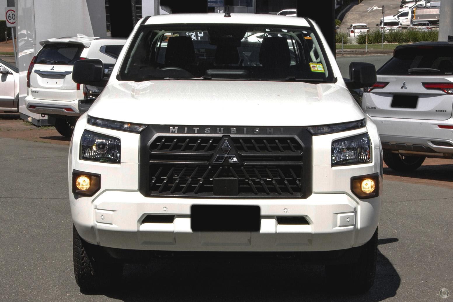 Mitsubishi Triton image 1