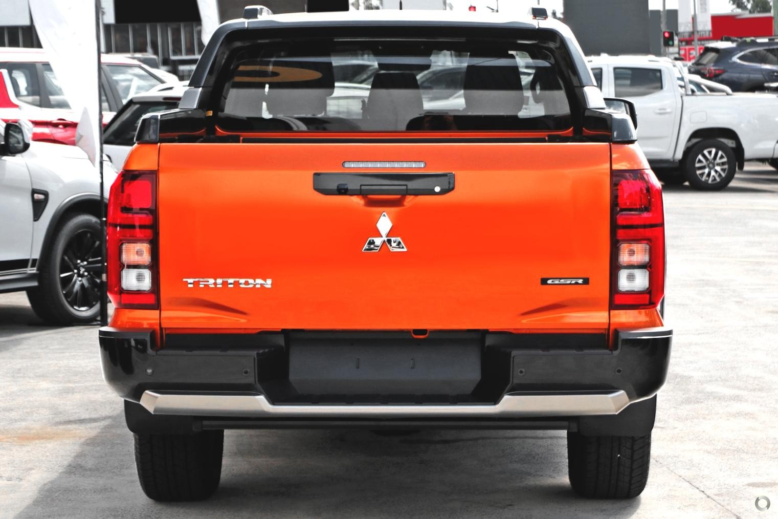 Mitsubishi Triton image 4
