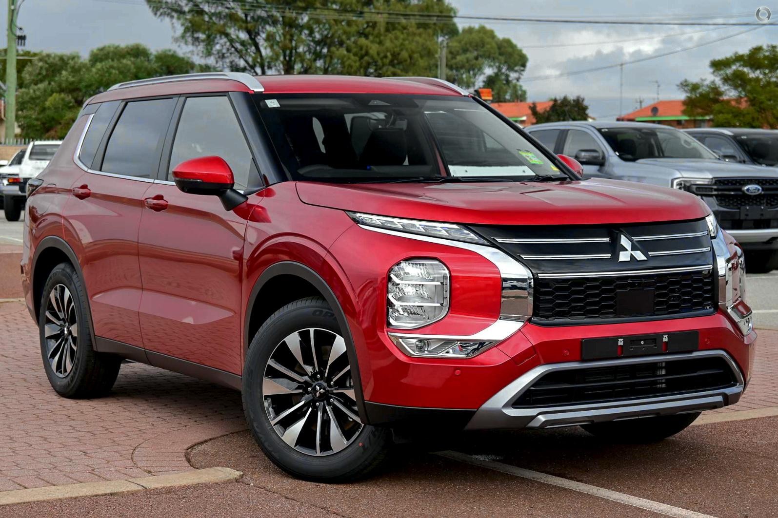 Mitsubishi Outlander image 1