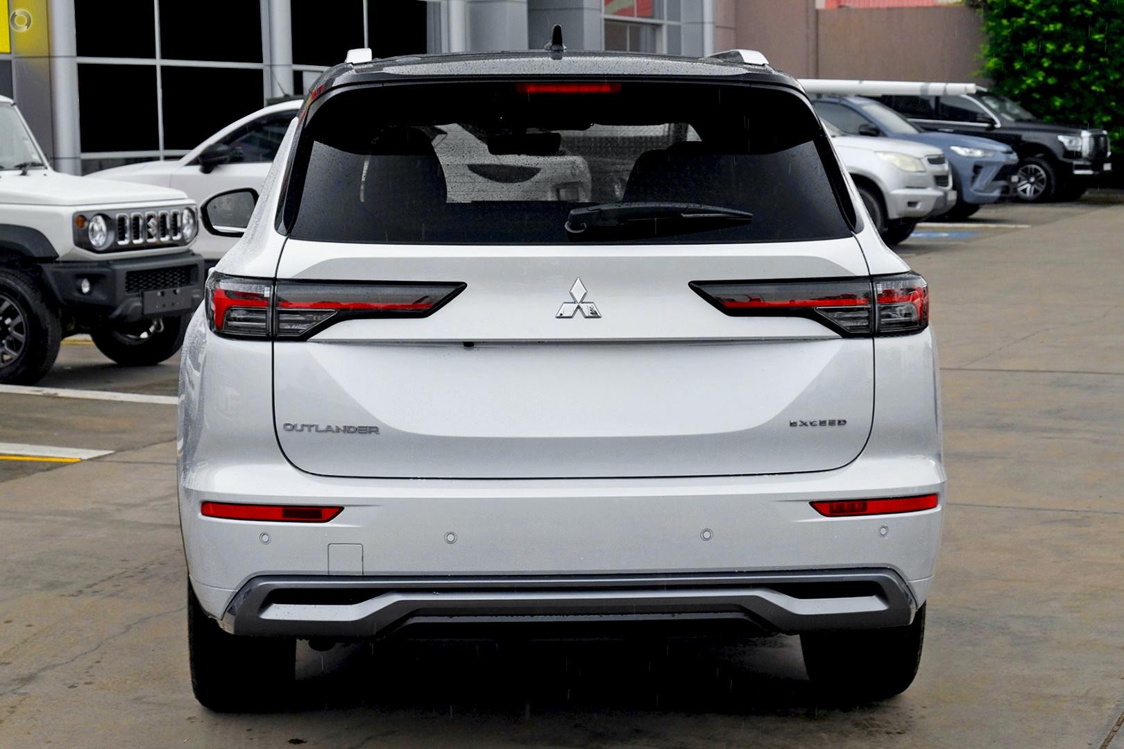 Mitsubishi Outlander image 3