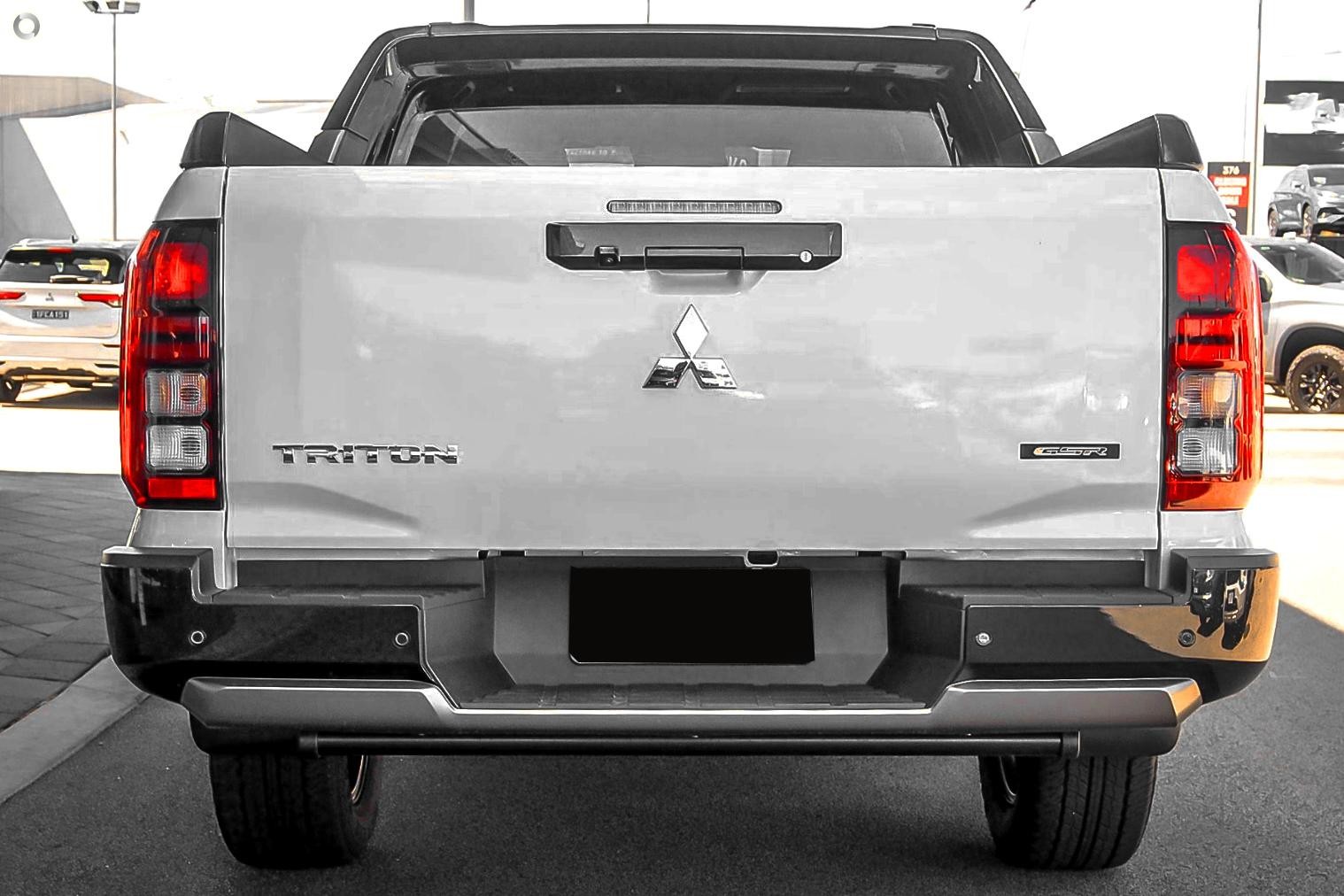 Mitsubishi Triton image 3
