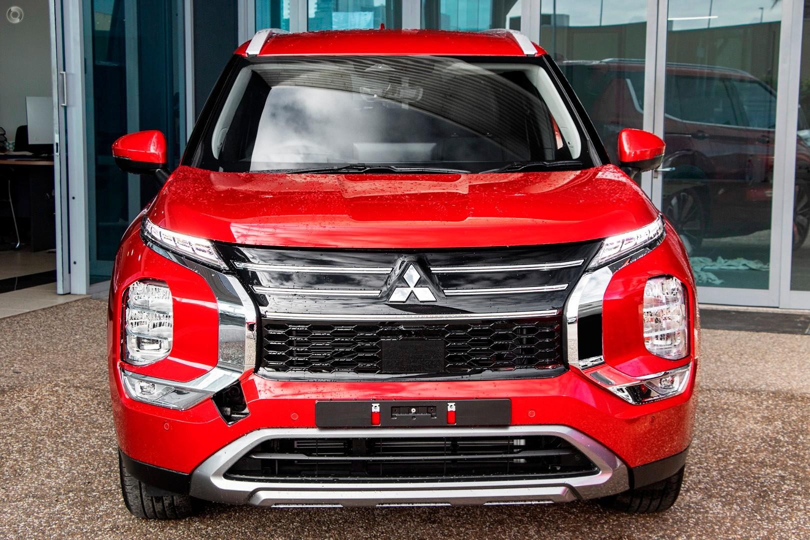 Mitsubishi Outlander image 3