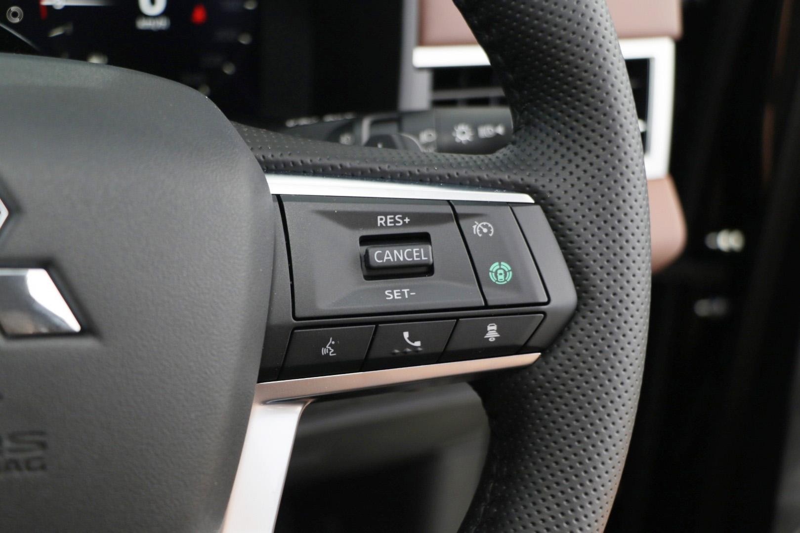 Mitsubishi Outlander image 1