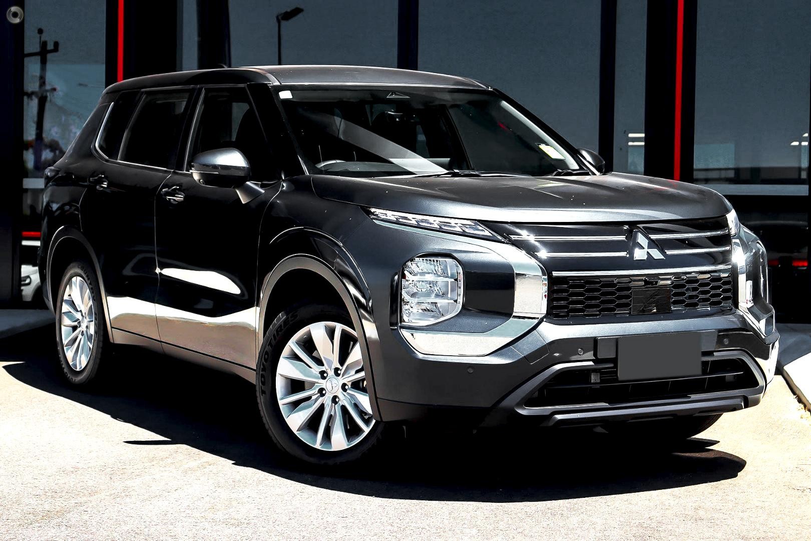 Mitsubishi Outlander image 1